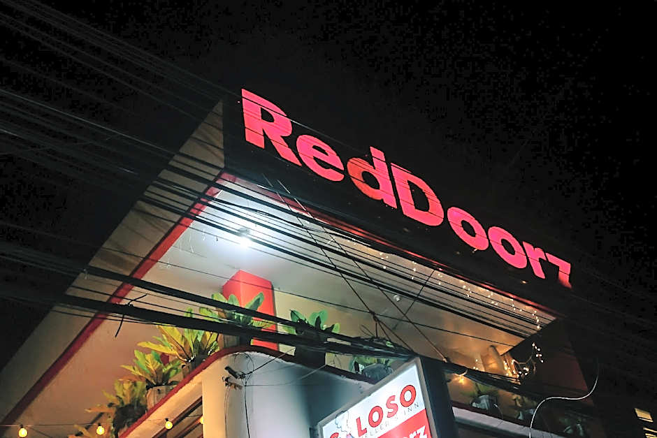 RedDoorz near Mariners Legazpi