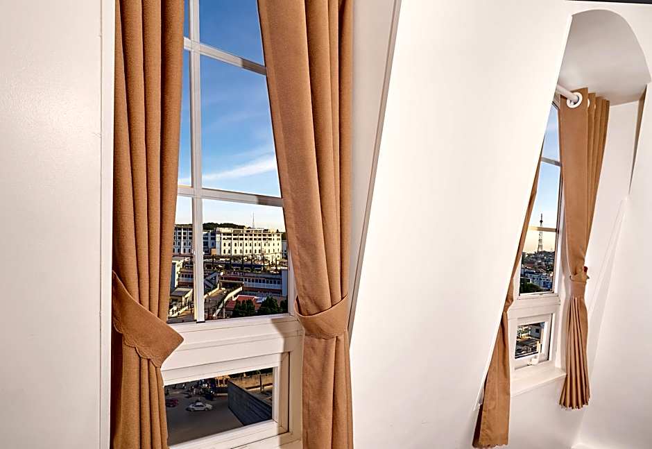 Diamond Hotel
