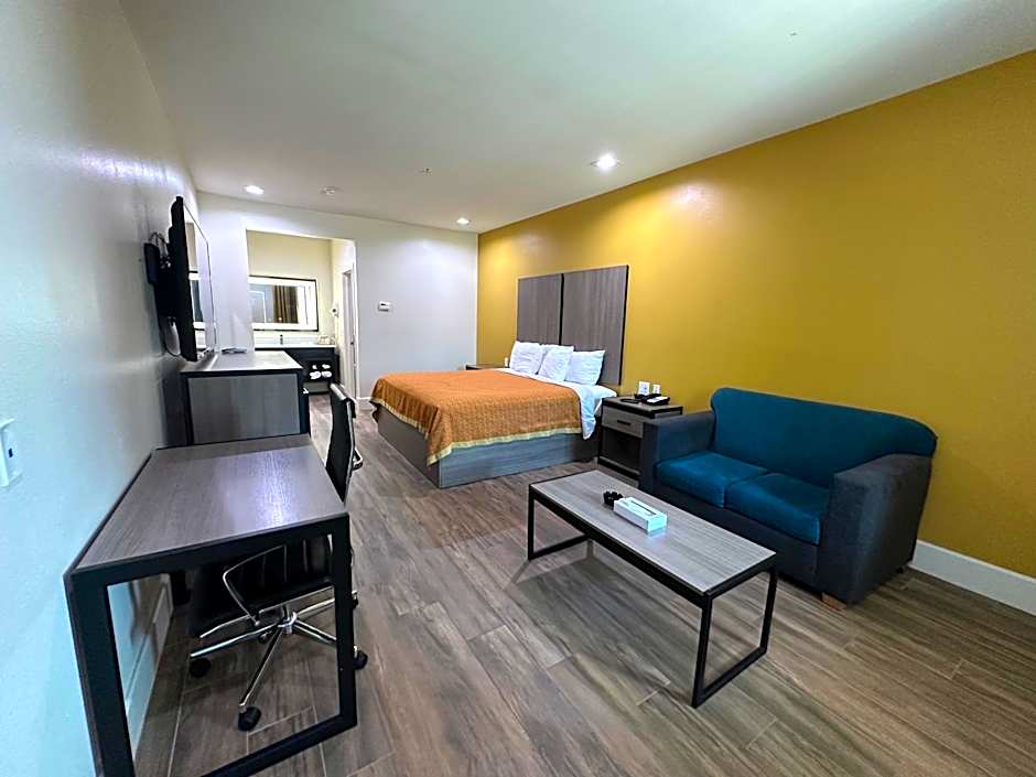 Scottish Inn and Suites