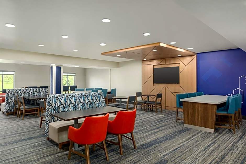 Holiday Inn Express & Suites North Fremont By IHG