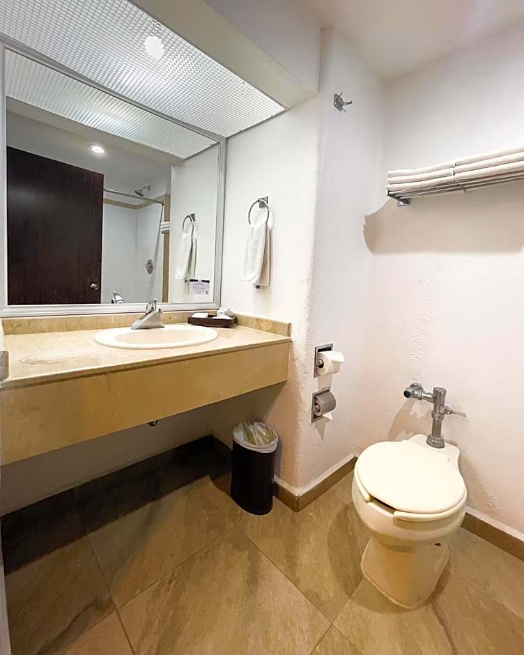 Hotel Gran Plaza & Convention Center