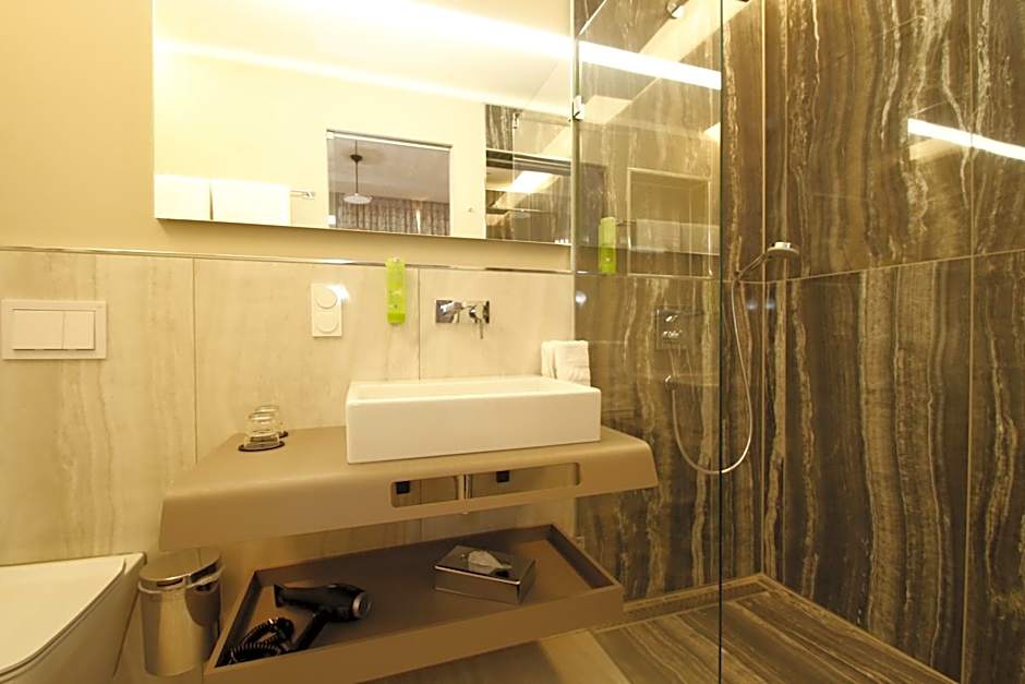 Amelie No 1 Hotel & Appartements