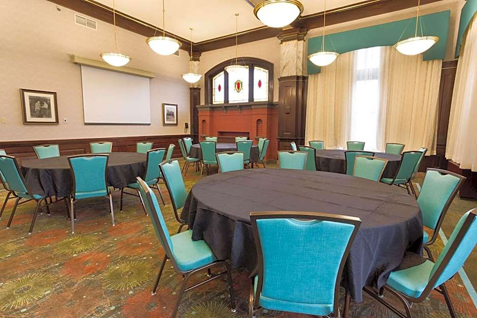 Drury Inn & Suites St. Louis Union Station