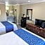 Travelodge by Wyndham Clearlake