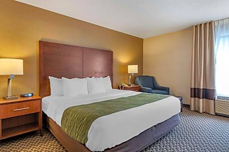 King Room with Accessible Tub - Accessible/Non-Smoking