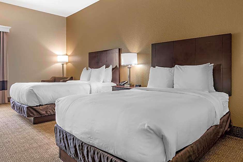 Photo 1 of 3 of 2 Double Beds, Accessible