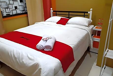 RedDoorz Syariah near Exit Toll Ngemplak Solo