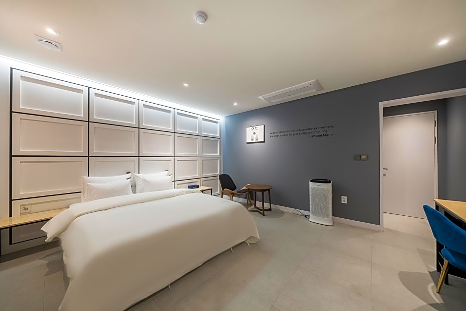Hotel Millennium