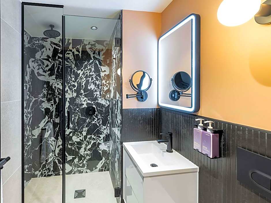 TRIBE Manchester Airport