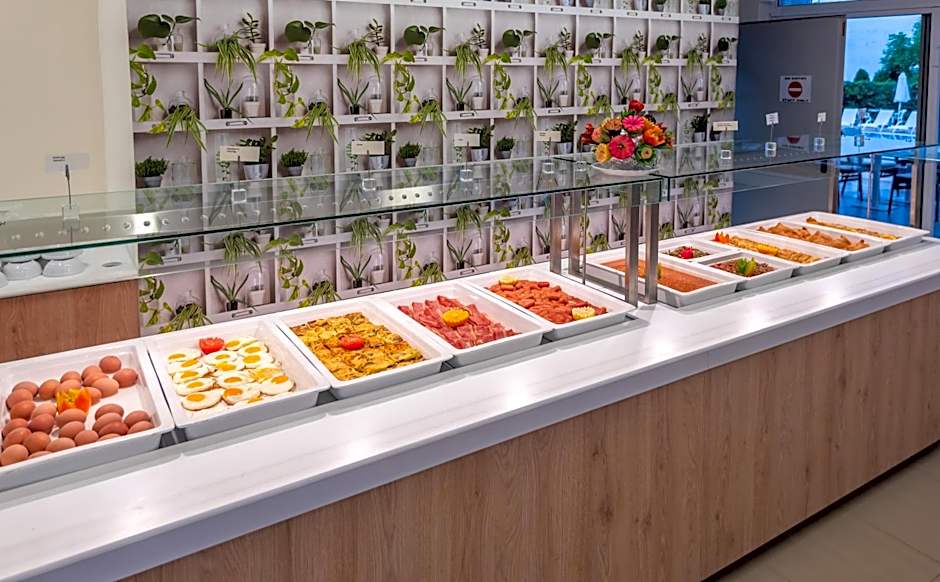 Palm Beach Hotel - Adults only