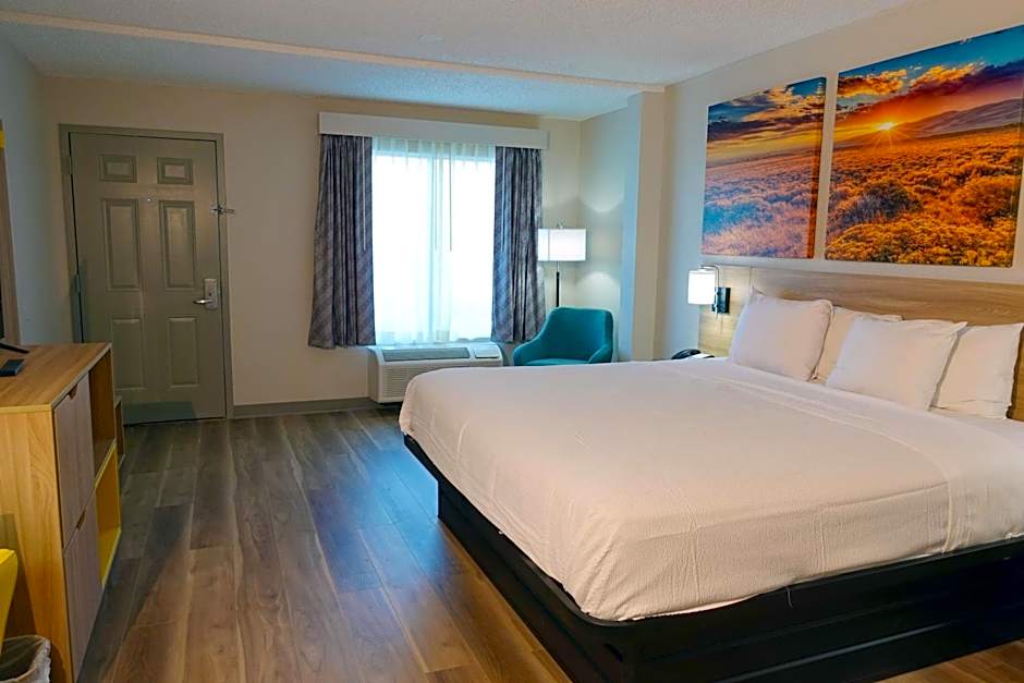 Days Inn by Wyndham Norman