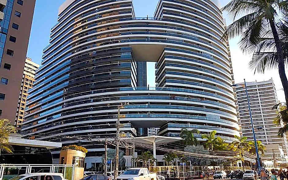 Apto à beira-mar com wi-fi e piscina em Fortaleza