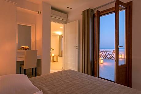 Junior Suite with Sea View and Hot Tub