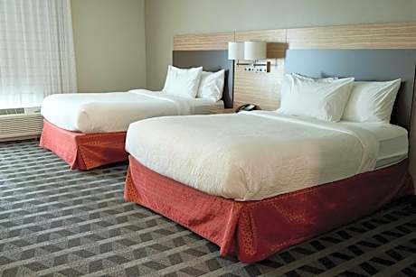 Studio with Two Queen Beds - Hearing Accessible