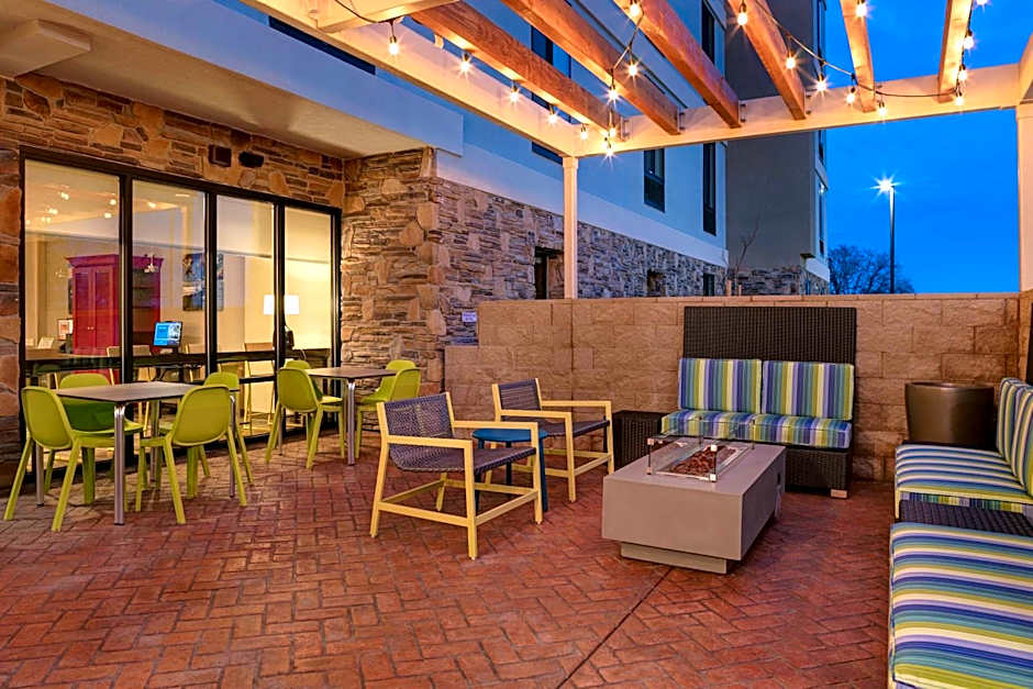 Home2 Suites by Hilton Redding