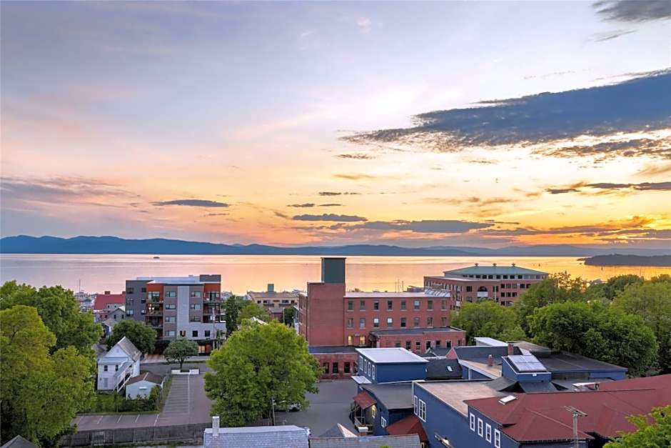 Hilton Garden Inn Burlington Downtown