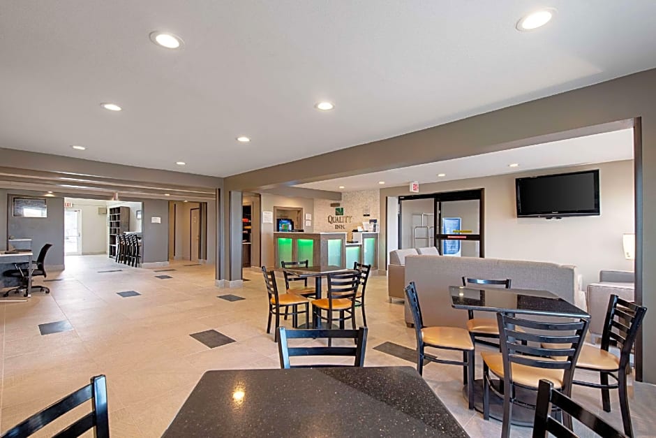 Quality Inn Mishawaka - South Bend