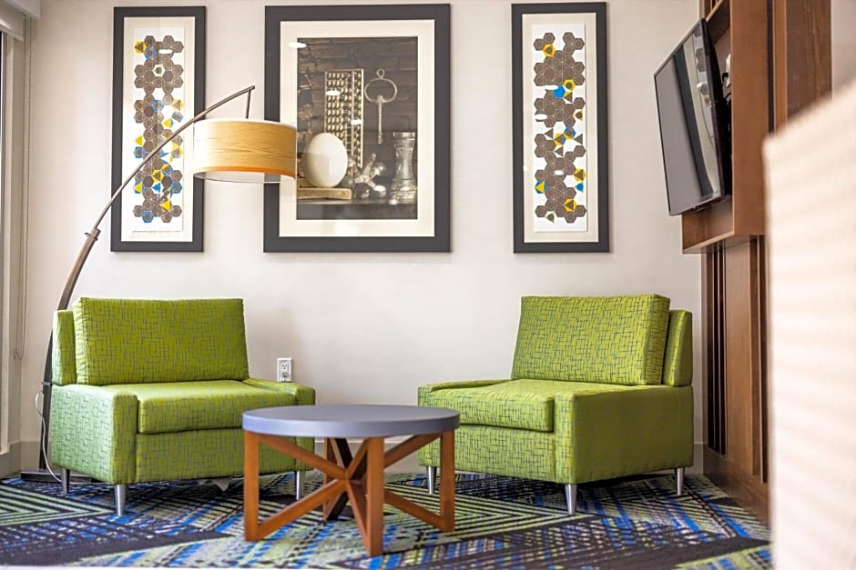 Holiday Inn Express & Suites - San Jose Silicon Valley By IHG