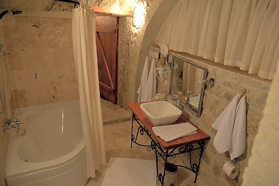 Canyon Cave Hotel
