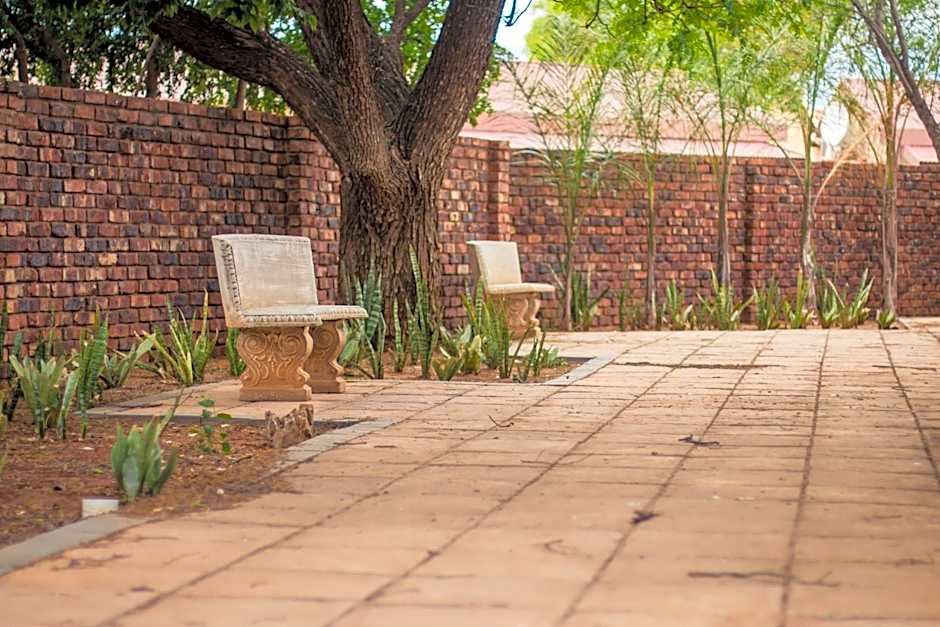 Horseshoe Inn and Conference Center