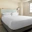Hampton by Hilton Grand Cayman Seven Mile Beach