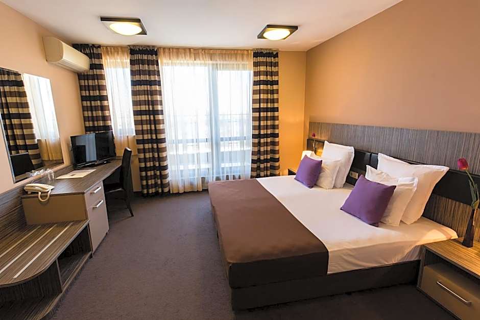 Plaza Hotel Plovdiv - Free Parking