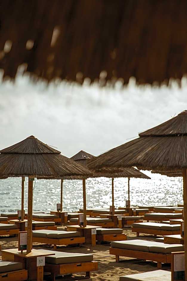 CUMEJA Beach Club & Hotel