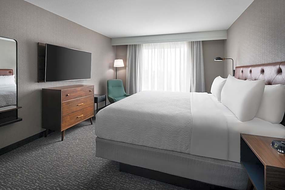 Four Points By Sheraton Hotel & Suites San Francisco Airport