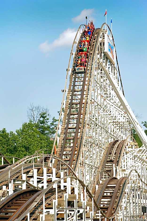 Six Flags Great Escape Lodge & Indoor Waterpark