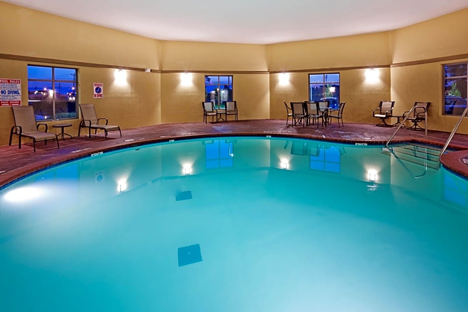 Holiday Inn Express Hotel and Suites Okmulgee By IHG