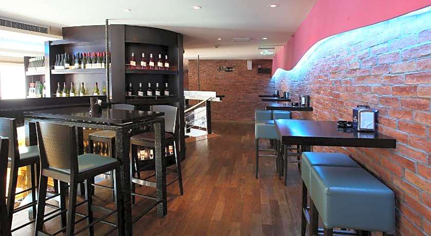 Ramada Abu Dhabi Downtown