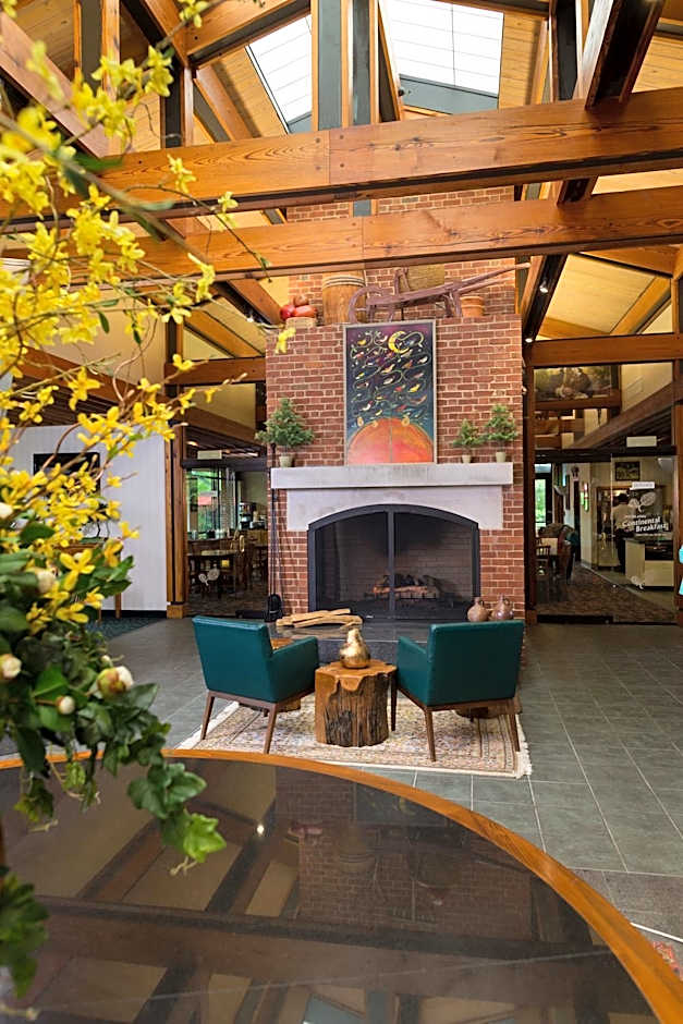 Williamsburg Woodlands Hotel & Suites, an official Colonial Williamsburg Hotel