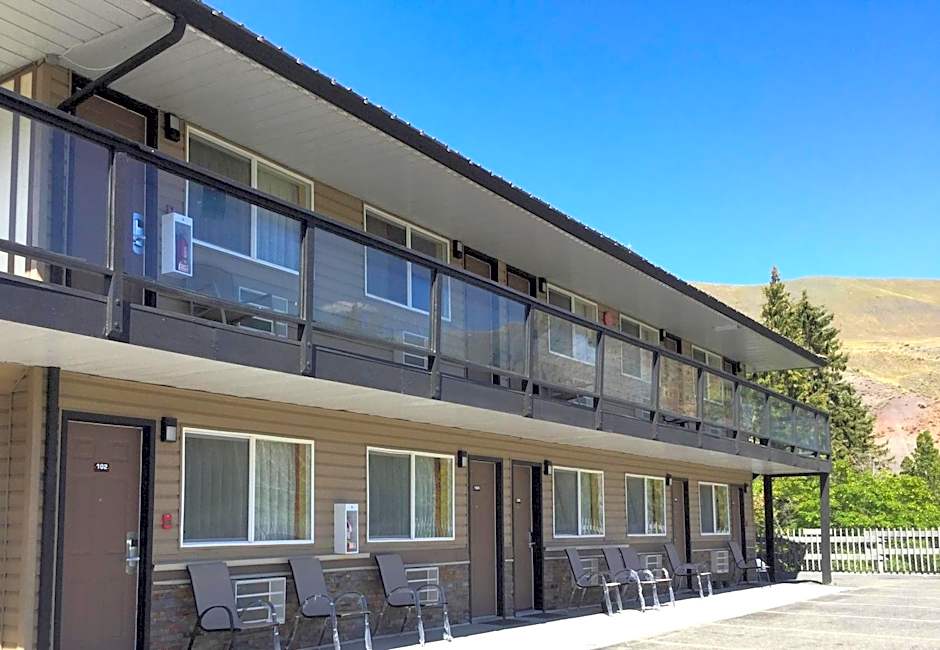 Riverside Motel Cache Creek