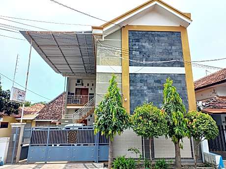 Griya Juanda Syariah near RS Dharma Husada Probolinggo Mitra RedDoorz