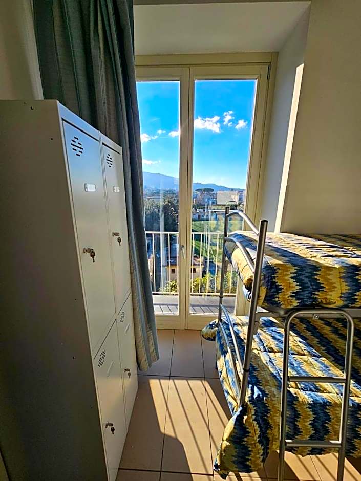 Seven Hostel & Rooms