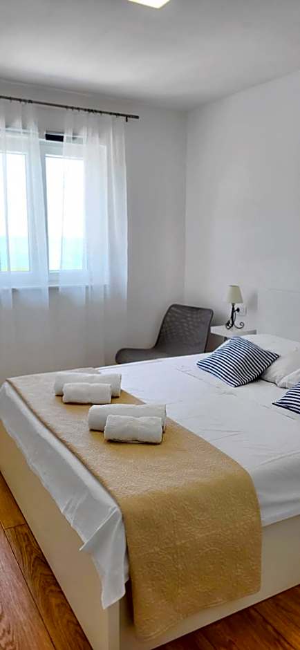 Captain's House Primošten - feel the sea