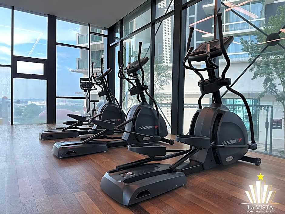 The Shore Hotel & Residences By La VISTA