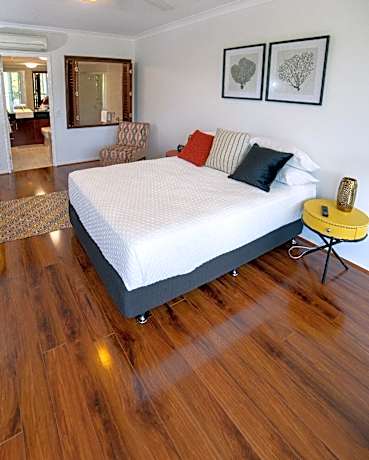 1-Bedroom Oceanfront Apartment