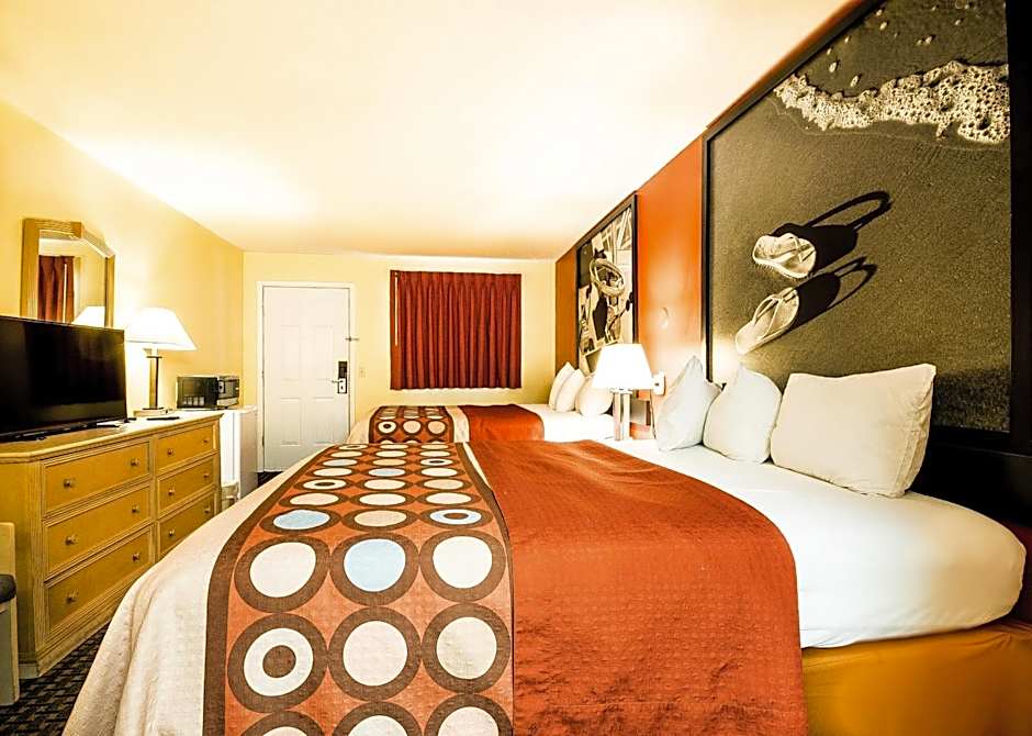 Super 8 by Wyndham Chipley