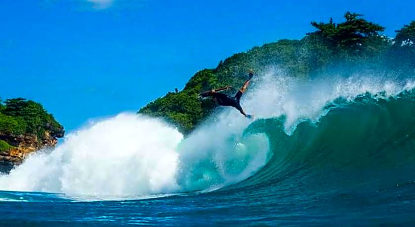 ARRYS (Watukarung Surf Camp)