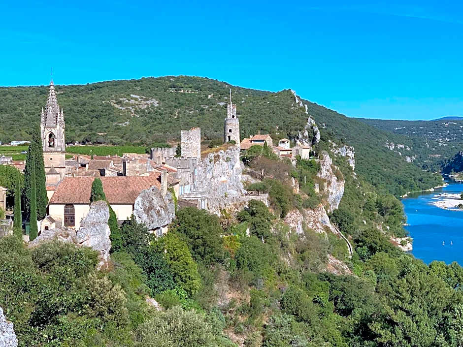 Le Castélas