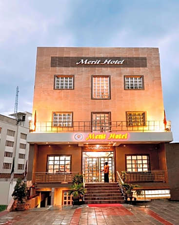 OYO 5539 Merit Hotel