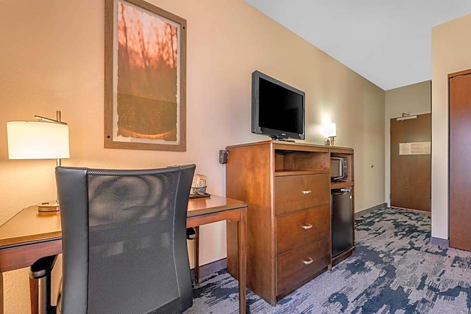 Fairfield Inn & Suites by Marriott Slippery Rock