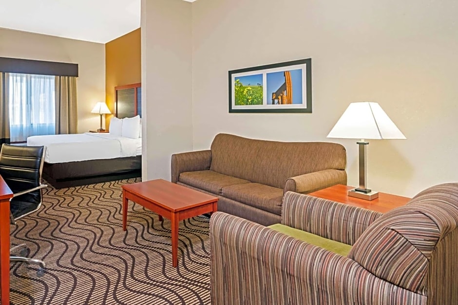 La Quinta Inn & Suites by Wyndham Oklahoma City-Midwest City