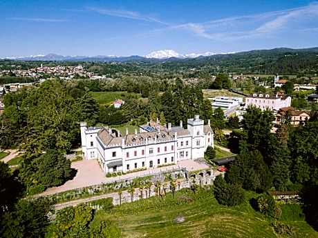 Castello Dal Pozzo Hotel