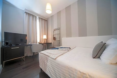 Economy Double Room French