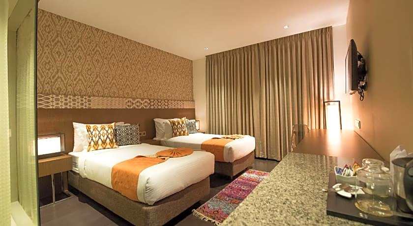 HOTEL GALLERY 67