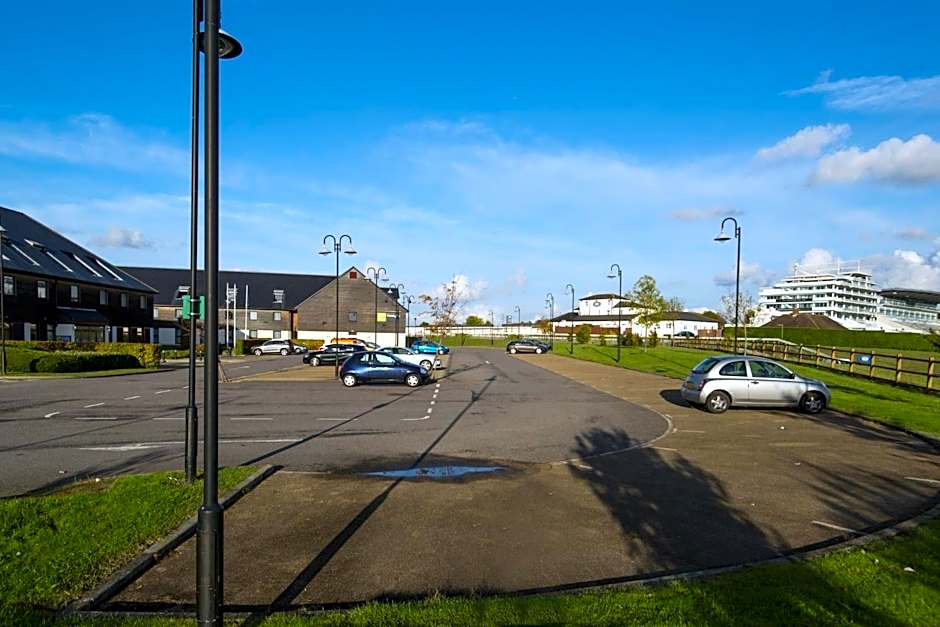 Holiday Inn Express London - Epsom Downs By IHG