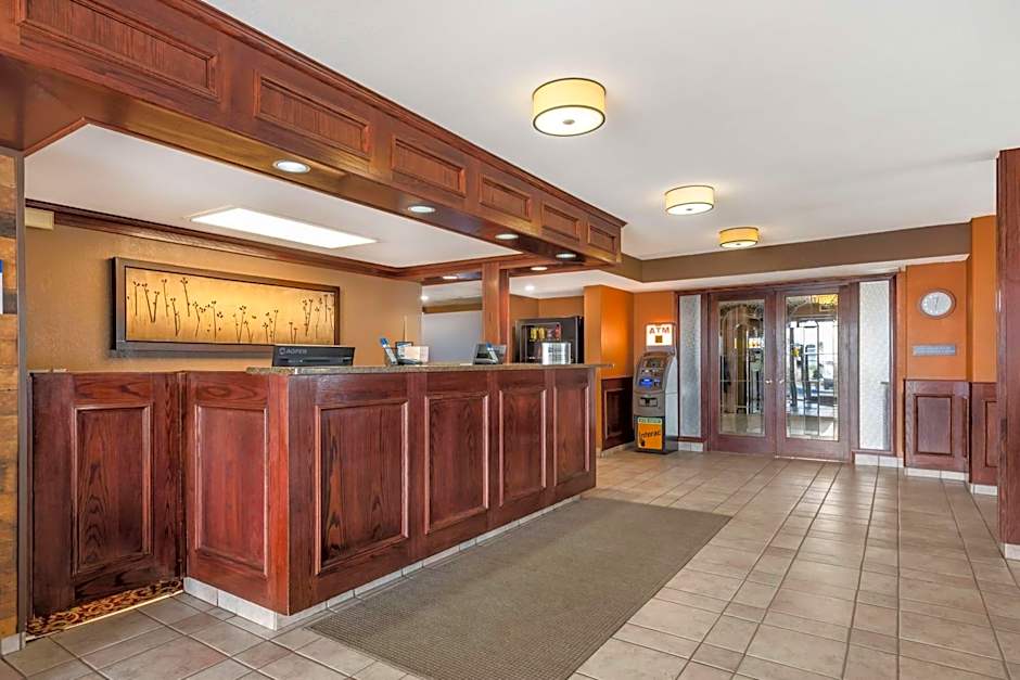 Best Western Strathmore Inn