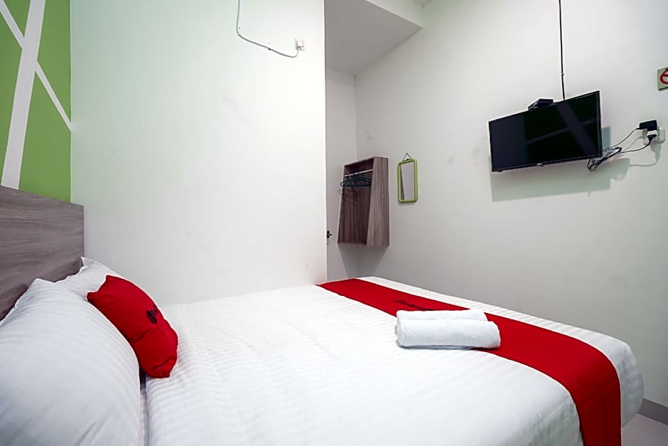 RedDoorz Plus @ Grand Tara Homestay Palembang